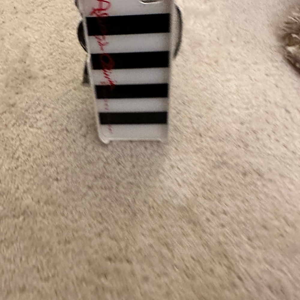 Alice and Olivia - Picture 8 of 12